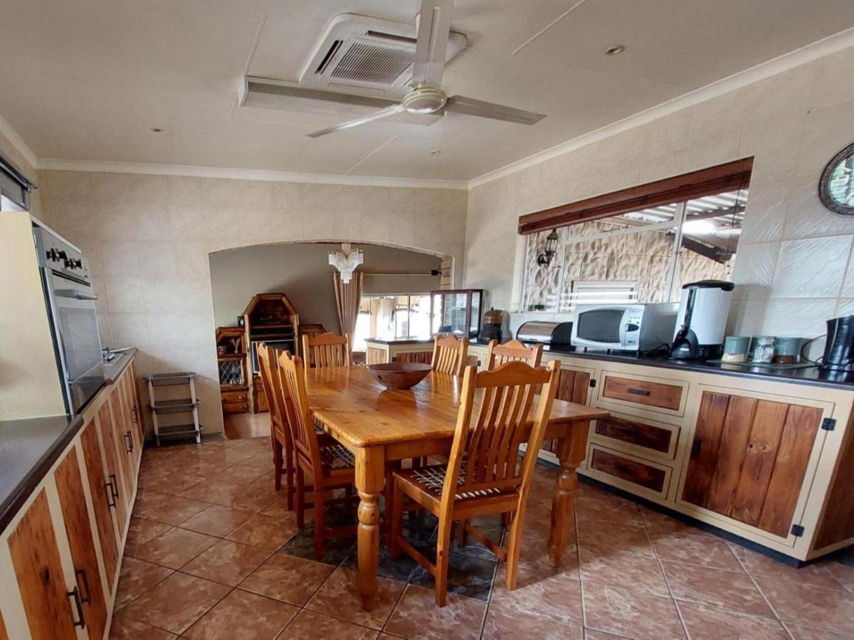 Apartment Phomola Manor *